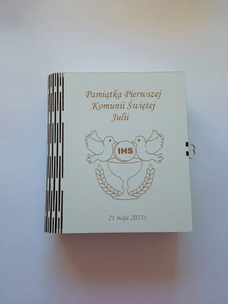 Personalizowana pamiątka komunijna - książka