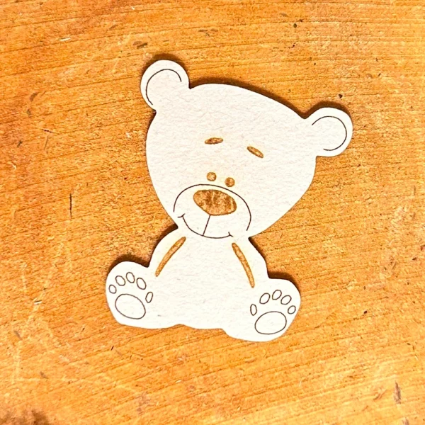 Scrapka „Misiu” – ozdoba z białej tektury 1,5 mm.