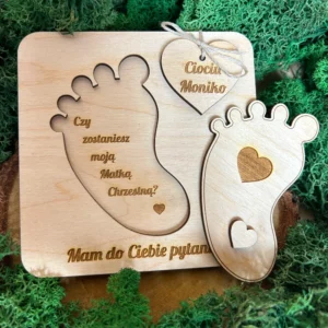 Personalizowana tabliczka z pytaniem o zostanie chrzestnym/chrzestną, wycięta ze sklejki
