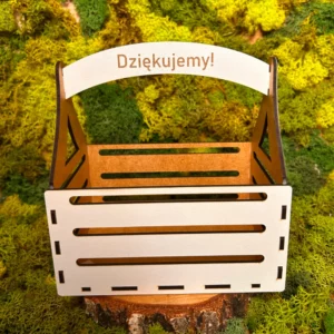 Drewniany koszyczek z napisem „Dziękujemy!” wykonany ze sklejki
