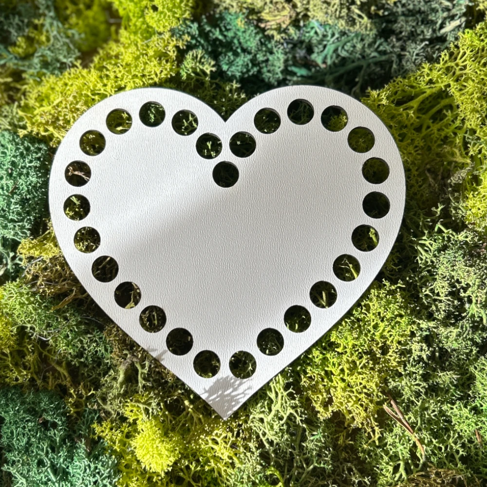 baza-serce-gladkie Baza do szydełkowania serce z otworami z białego HDF 3 mm