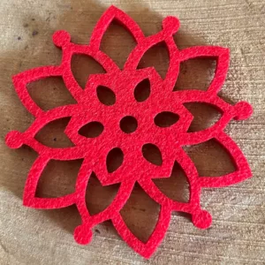 Zawieszka gwiazdka z czerwonego filcu – ozdoba świąteczna