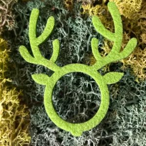 Serwetnik renifer z zielonego filcu – świąteczna dekoracja stołu