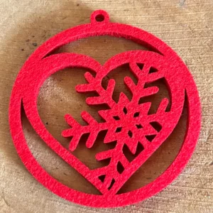 Zawieszka świąteczna serce ze śnieżynką z czerwonego filcu